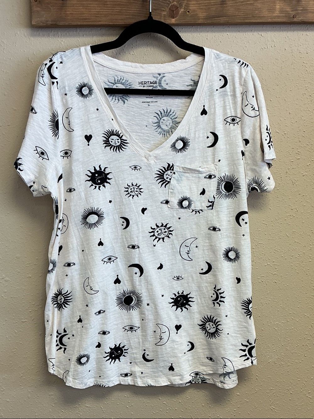 Torrid Heritage Slub Jersey White V-Neck Tee with Black Celestial Print